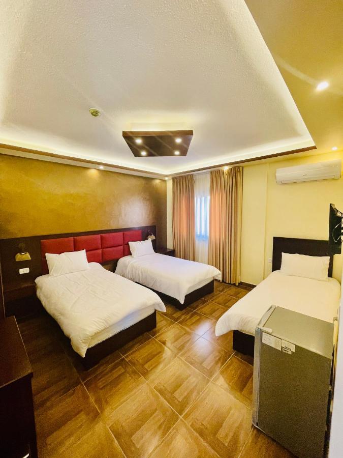Esperanza Petra Bed & Breakfast วาดี มูซา ภายนอก รูปภาพ